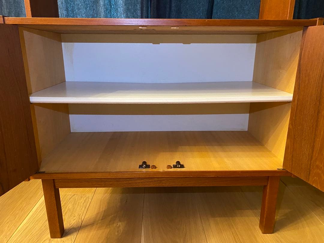 北欧ヴィンテージ家具 木製キャビネット チーク材 スウェーデン