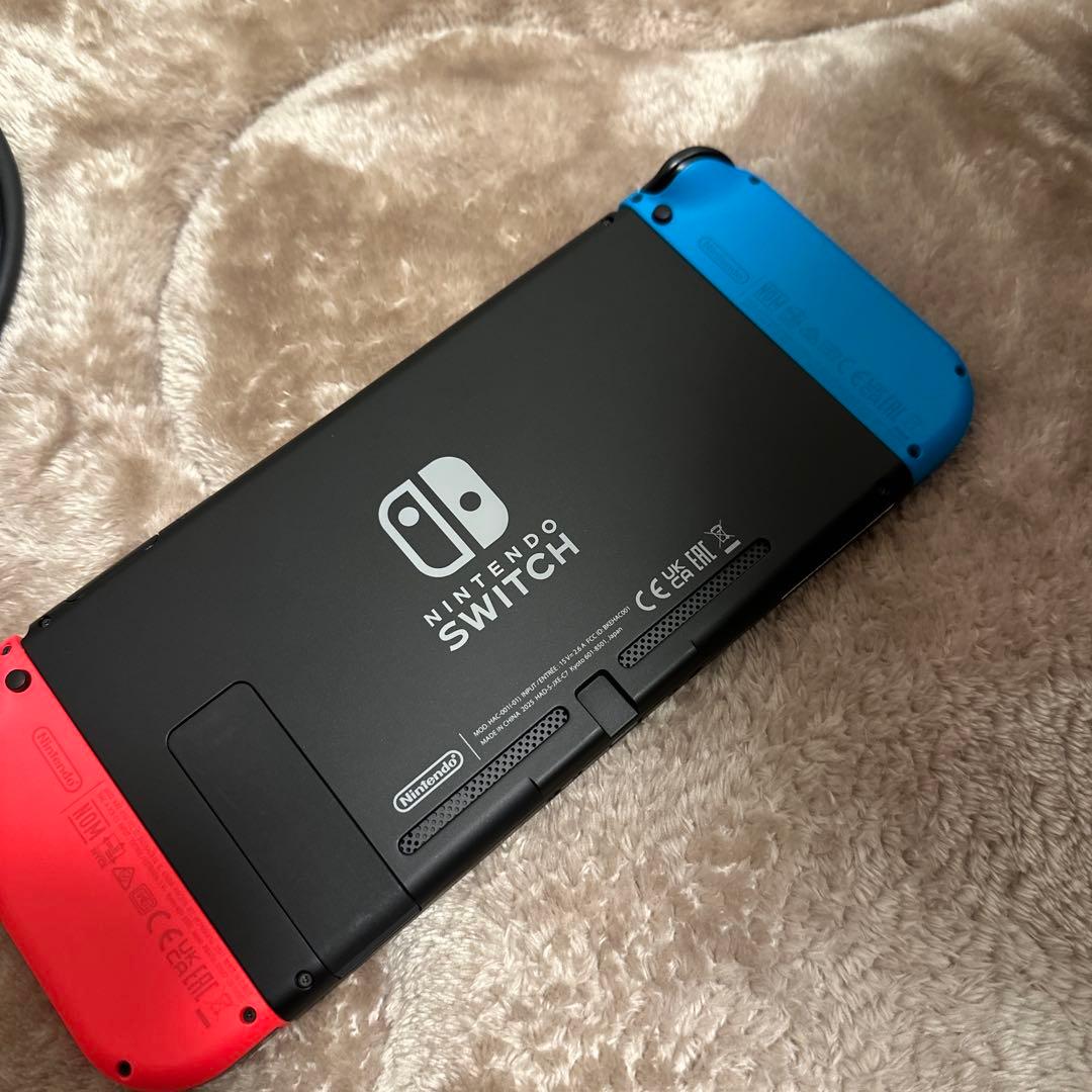 d*3様 Nintendo Switch 本体 青・赤 Joy-Con 付属品あ