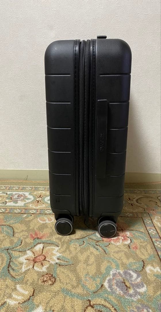 AMERICAN TOURISTER ノヴァストリームキャリーケース　ブラック