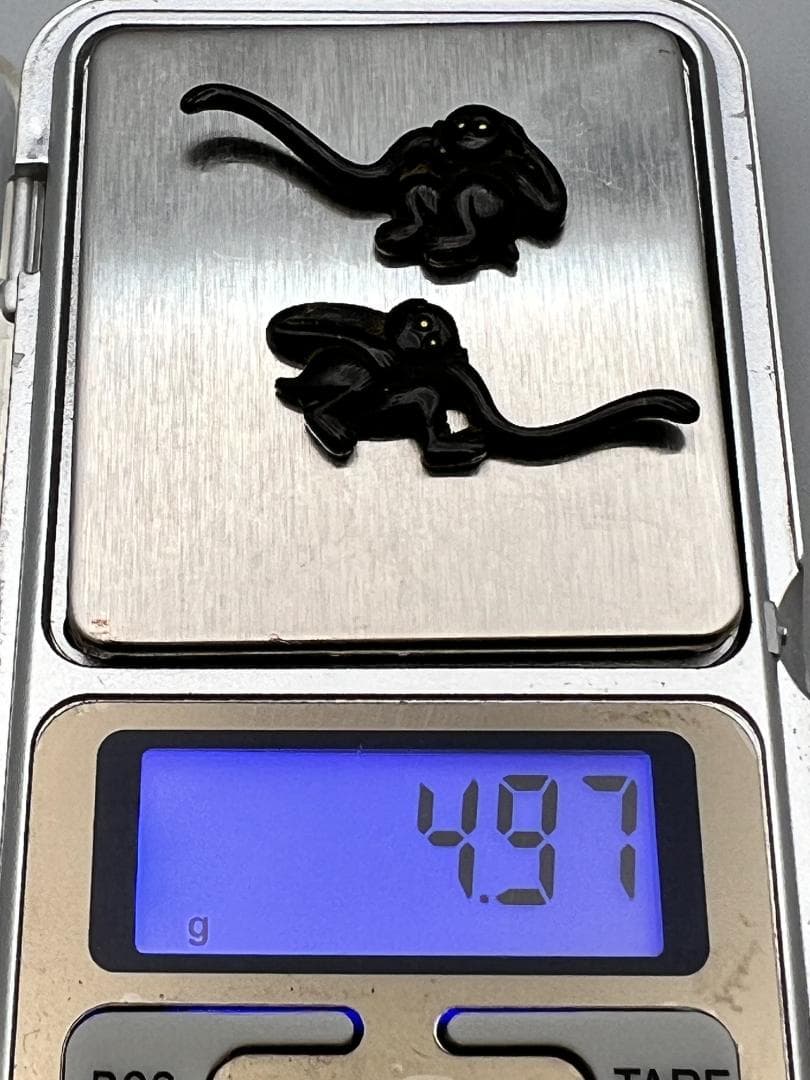 【海】江戸明治金工　長手猿図　金目　手彫　目貫一体　銅製鍍金　骨董品　箱付