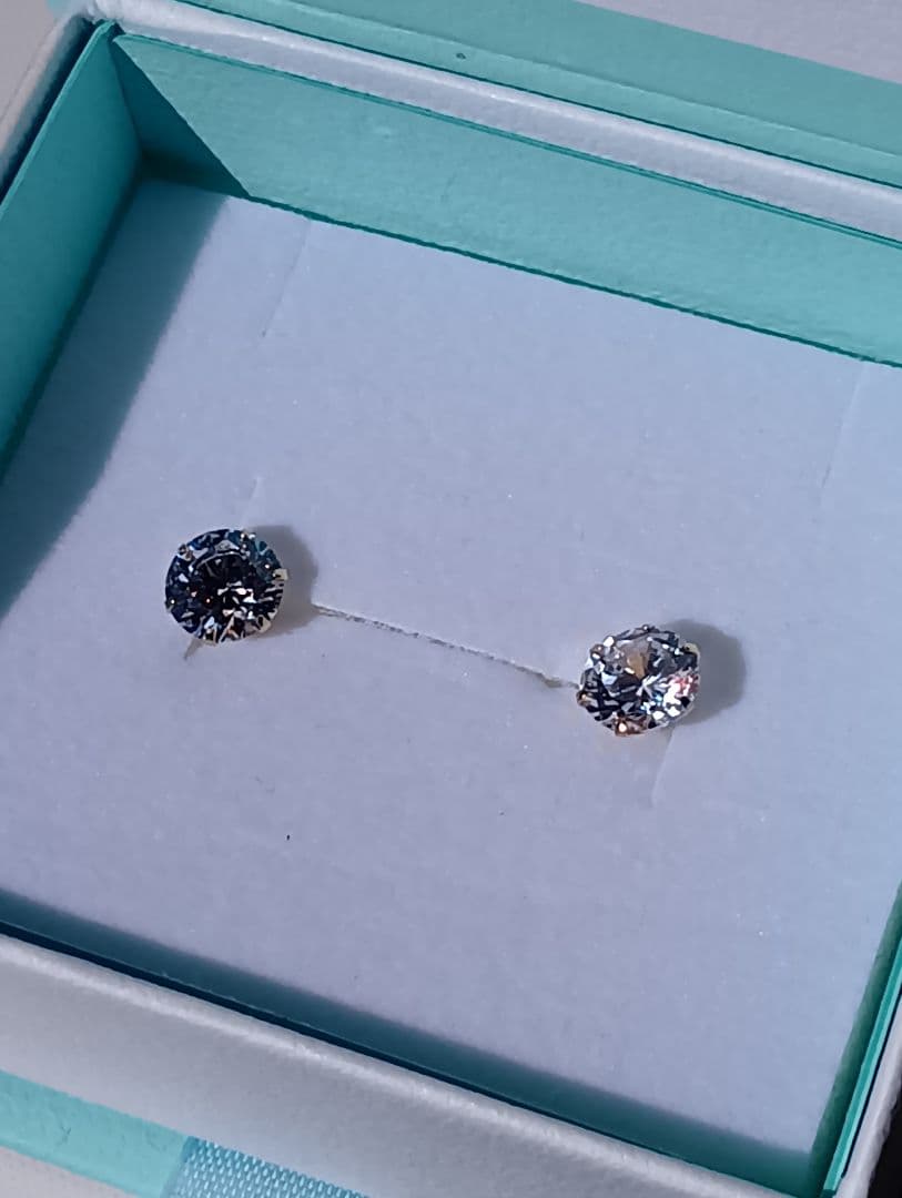 K18YG純正♥新タイプモアサナイト6ミリダイヤモンドピアス2.28ct