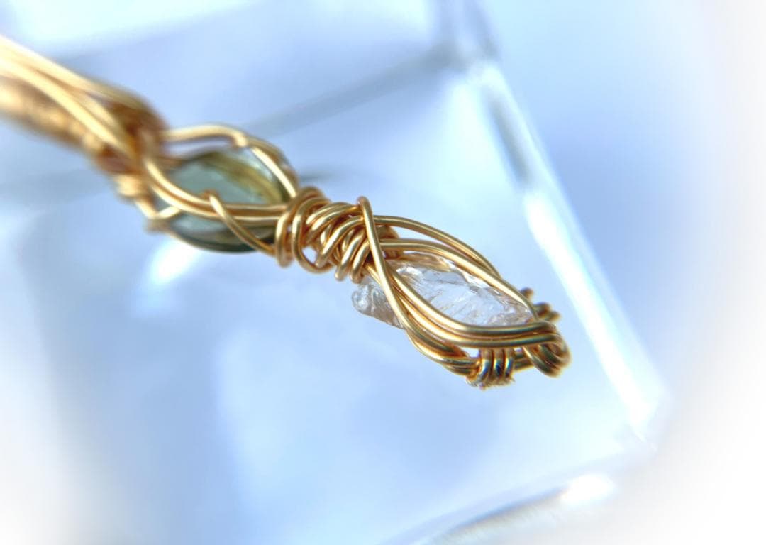 高波動フェナカイトシナジーペンダントトップ（サポートストーン：モルダバイト）◇