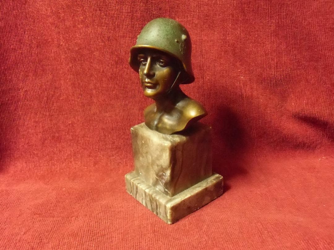 ドイツ軍＊若き兵士胸像（実物）