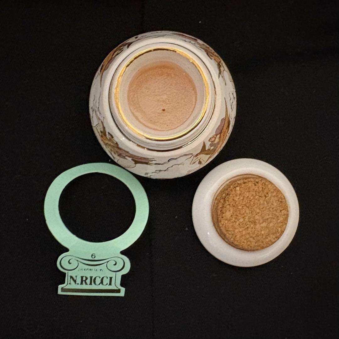 Nina Ricci（ニナリッチ）のヴィンテージ陶器入り練香水