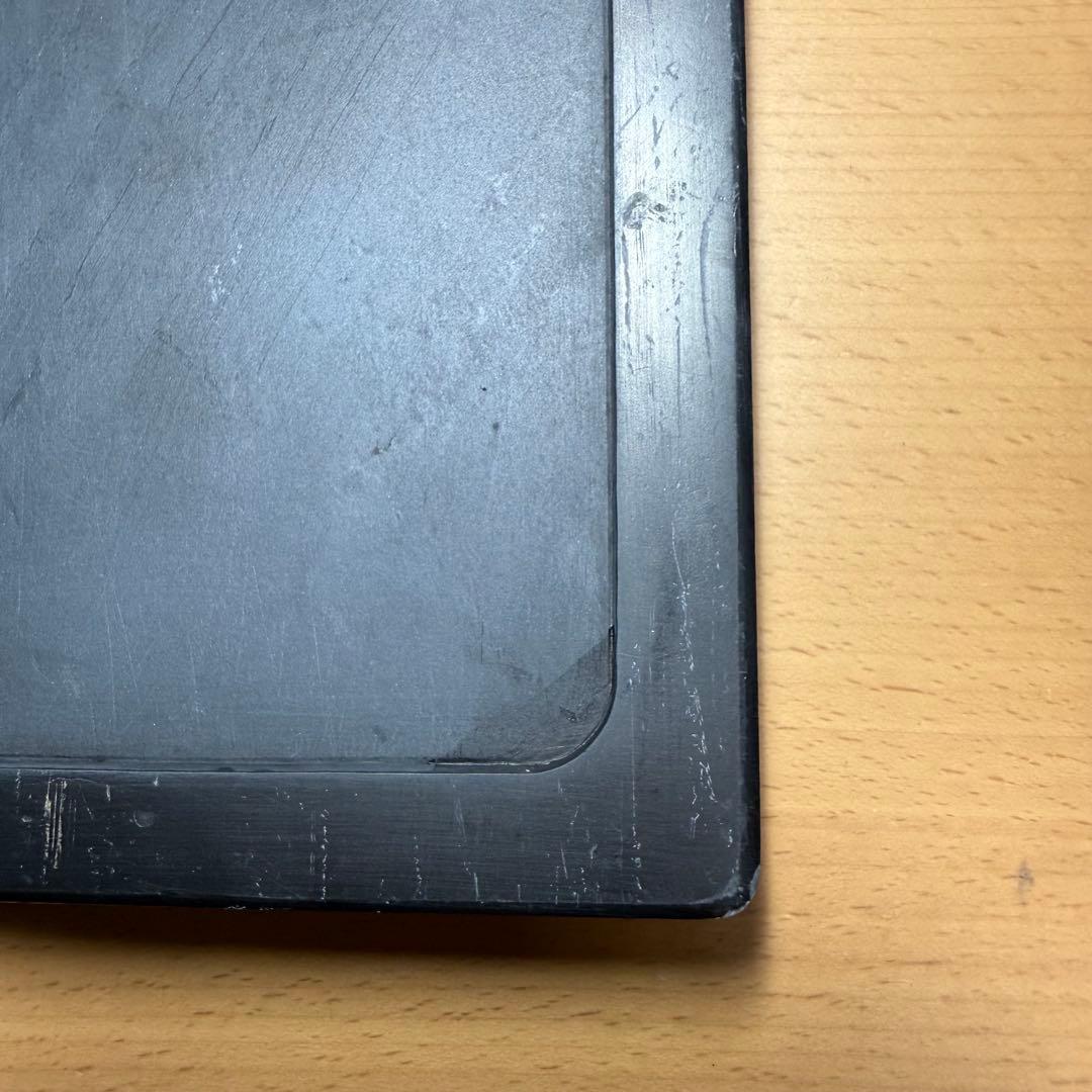 雨畑硯　横12.1cm 縦18.1cm 高さ3.4cm 重さ1531g