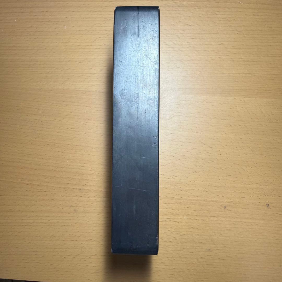 雨畑硯　横12.1cm 縦18.1cm 高さ3.4cm 重さ1531g