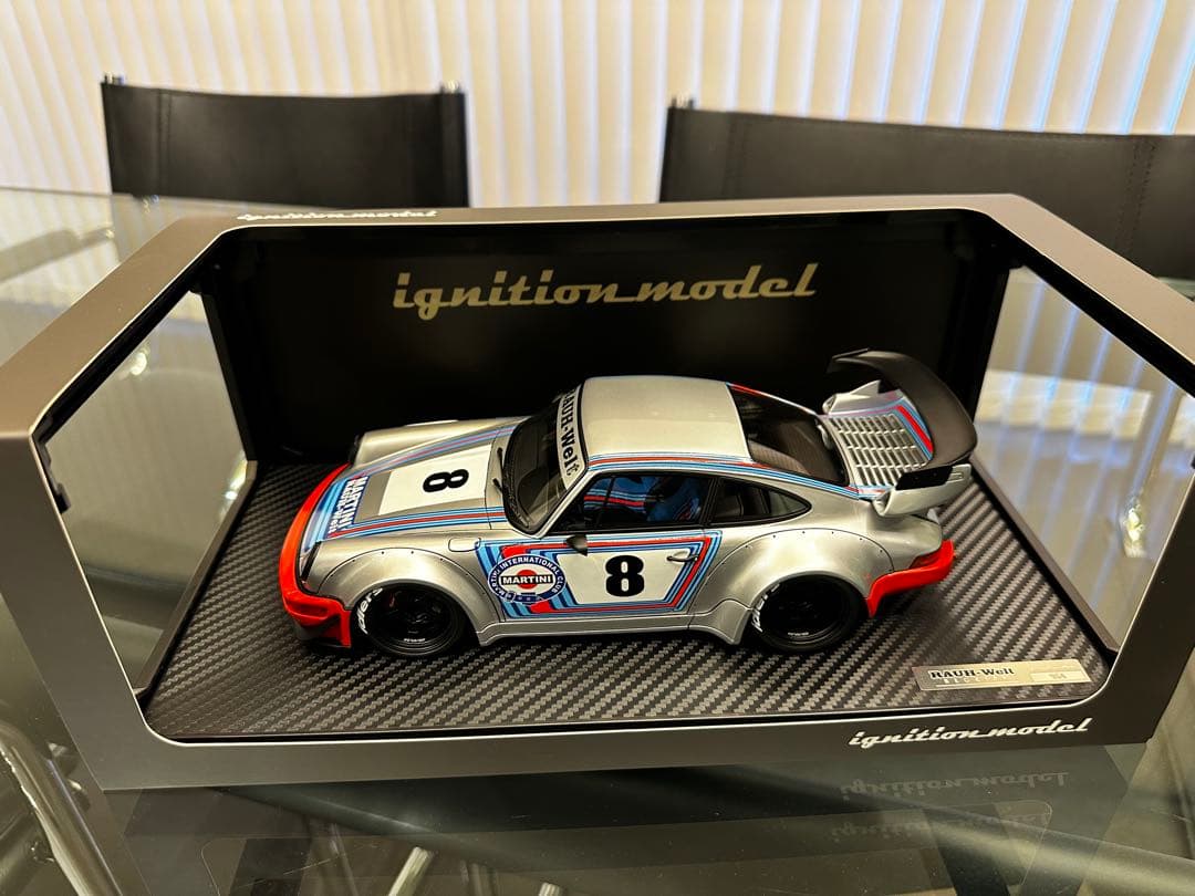 RWB964 マルティニ1/18イグニション