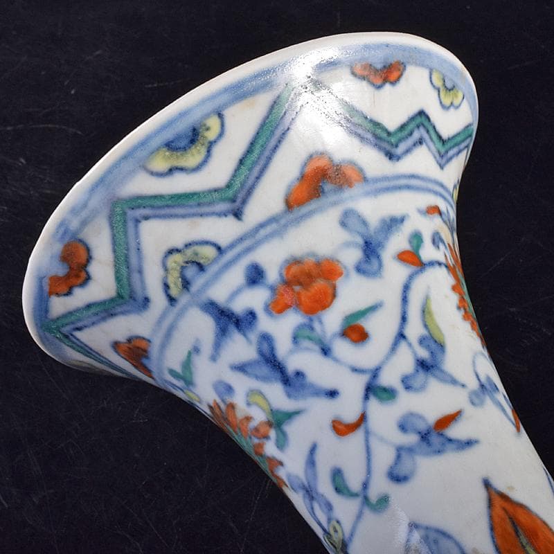 中国　大明萬暦年製　豆彩　花卉文　尊式瓶　V　R7686