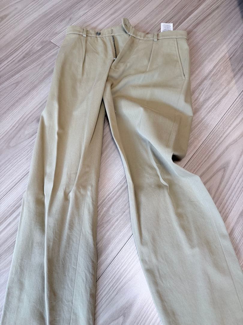 Gucci ベージュ チノパン