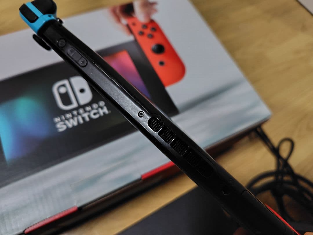 Nintendo Switch ネオンレッド/ブルー 本体 初期