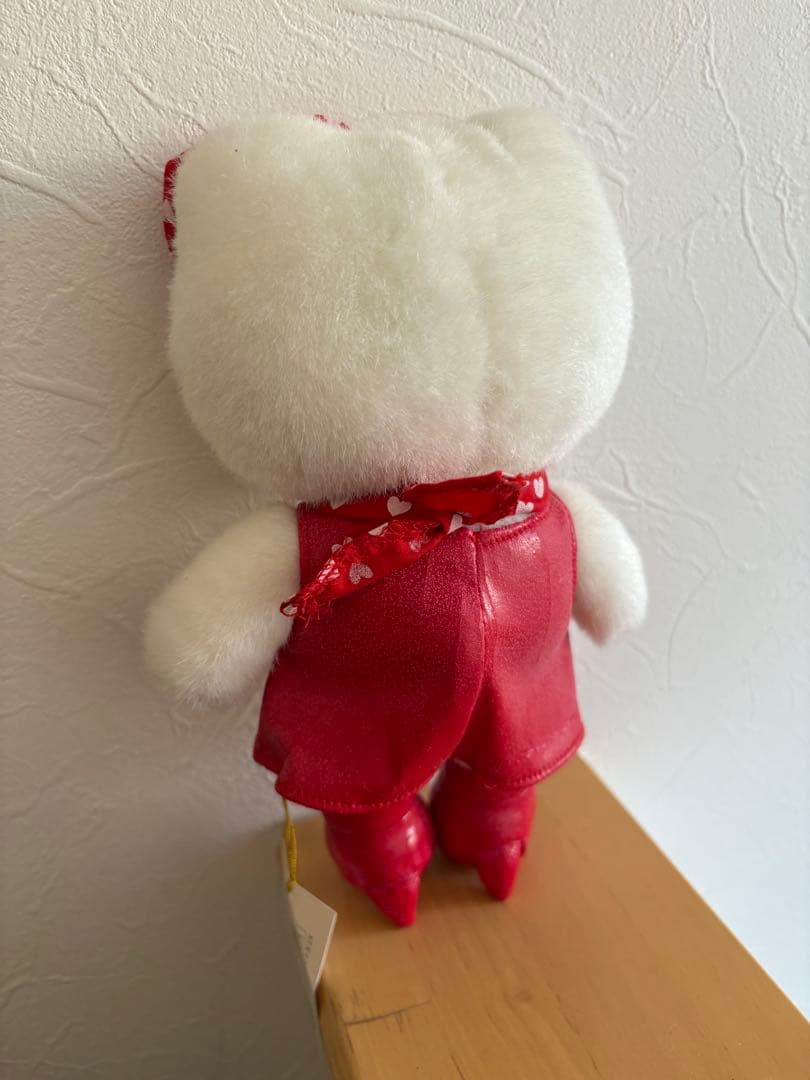 ハローキティ　超レア！初代！2001年USJ限定　ぬいぐるみ タグ付き！