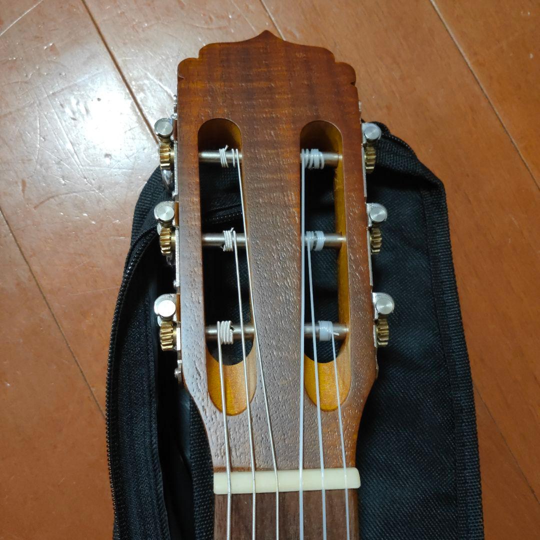 Aria ATU-180/6K 6弦ウクレレ