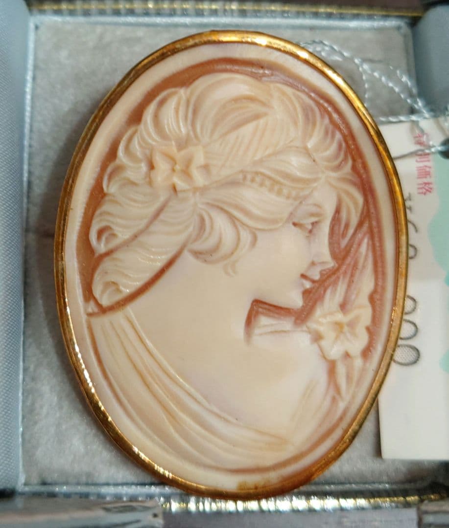 昭和レトロ K18 刻印　カメオ ブローチ兼ペンダントトップ ケースつき