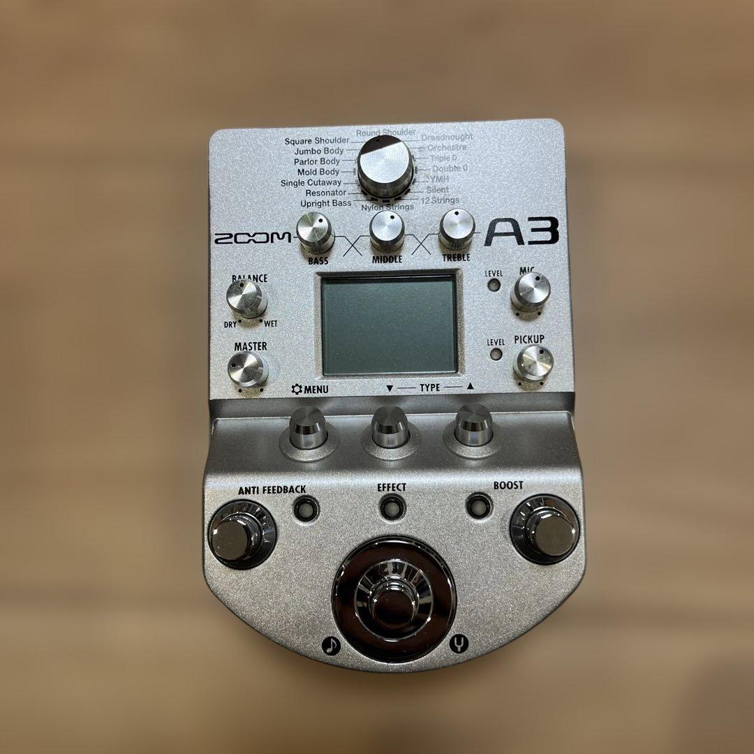 美品　箱あり　ZOOM A3 エフェクター　プリアンプ