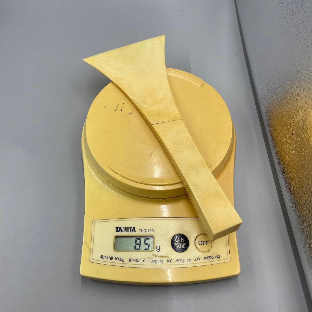 239ヴィンテージ 天然素材　三味線バチ　重さ約85g