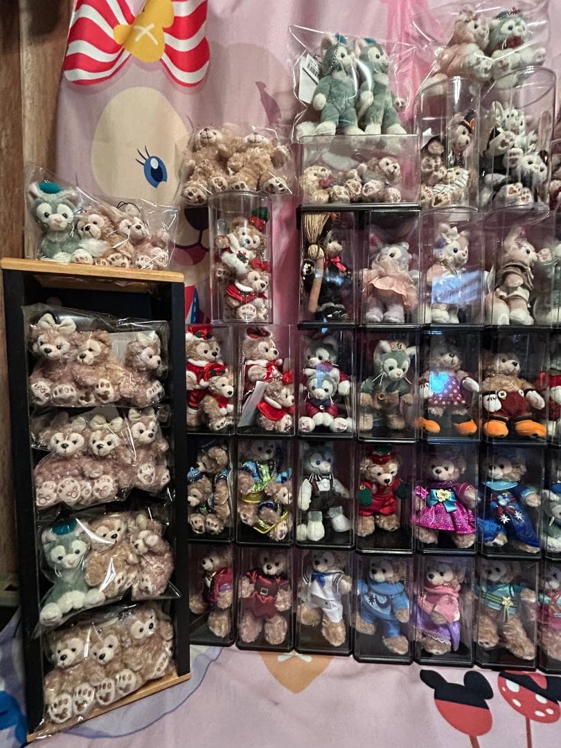 新品 ダッフィーシェリーメイジェラトーニステラルー リーナベル ぬいぐるみバッジ