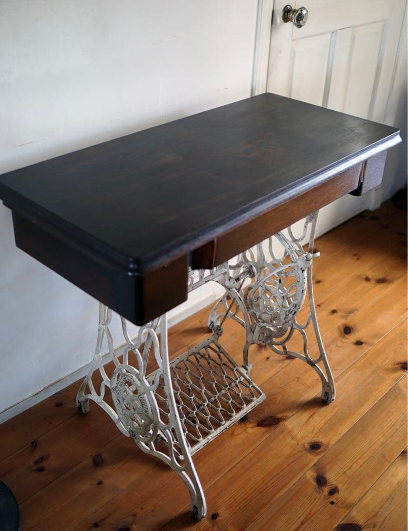 ミシン脚テーブル　アンティーク、作業台、ショップ什器、PCデスク、ガーデニング