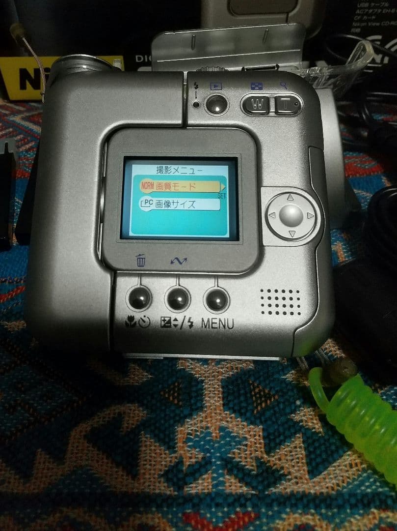 ニコン COOLPIX SQ 元箱、バッテリー3個付き