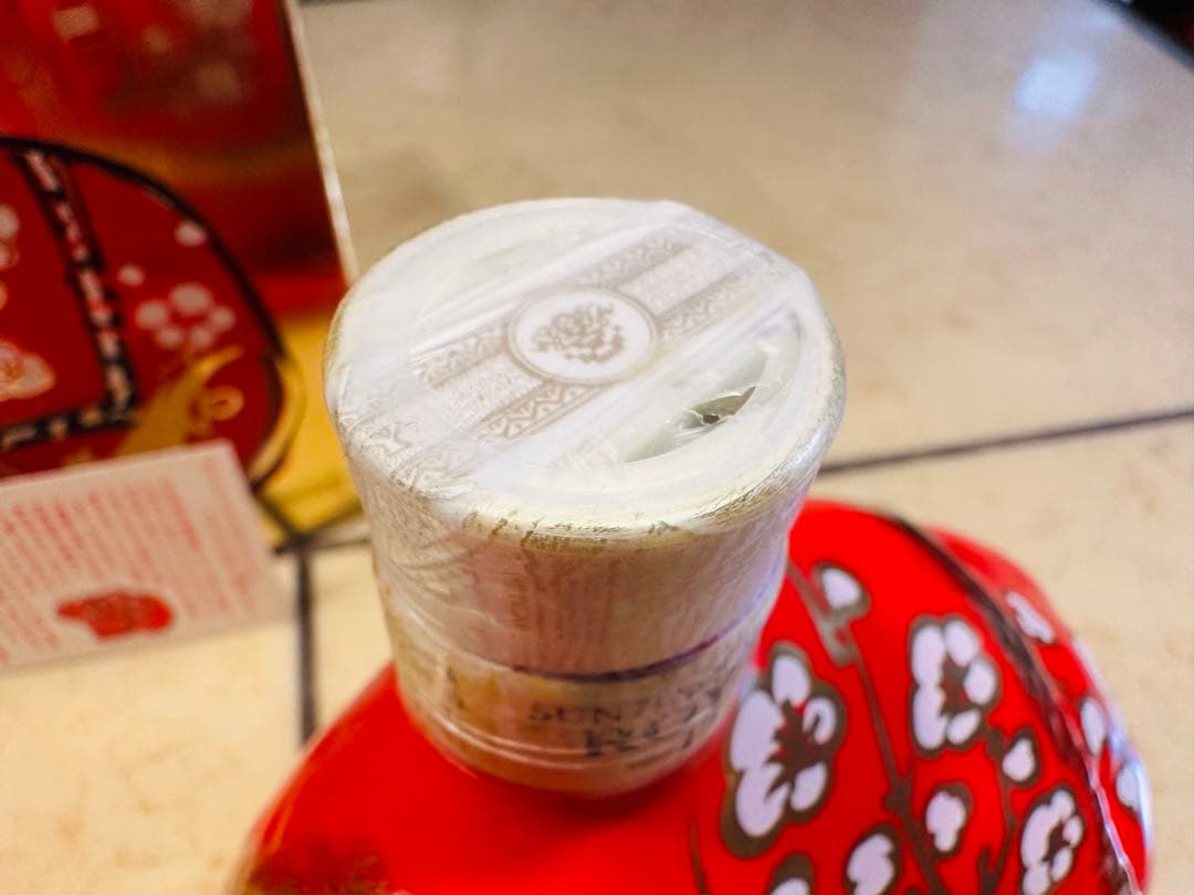 サントリー　ローヤル　干支ボトル　　赤15年　丑