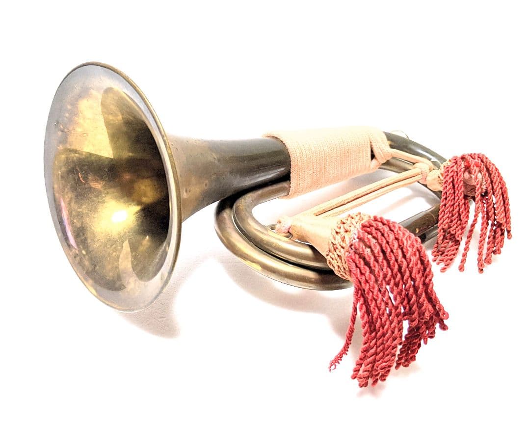 【当時物】旧日本軍・軍隊ラッパ（喇叭）信号ラッパ・突撃ラッパ 二つ巻【紐状態良】