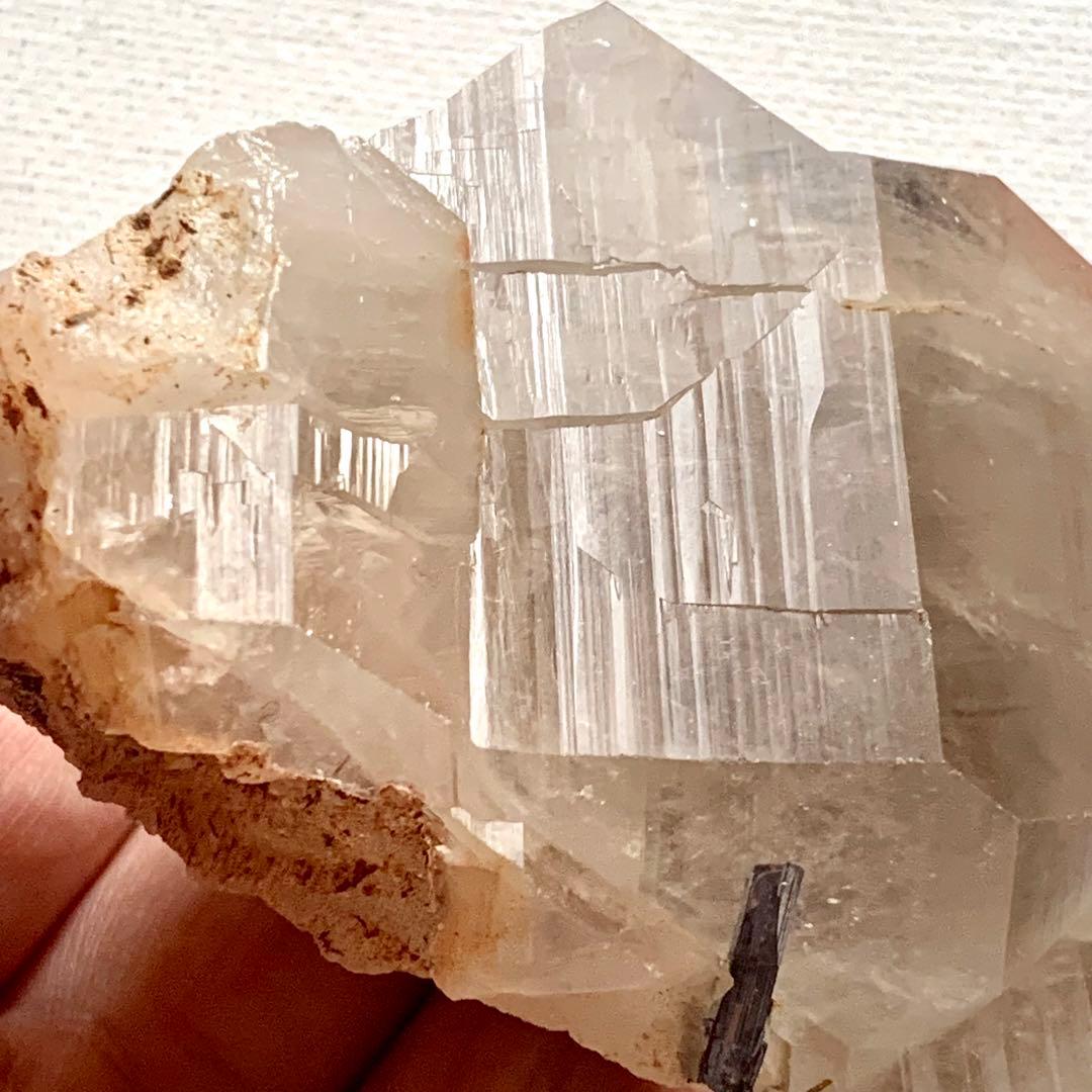 シン・ザギマウンテンクォーツ65/ブラウンファントム/艶々/黒針入り/巨大/自立