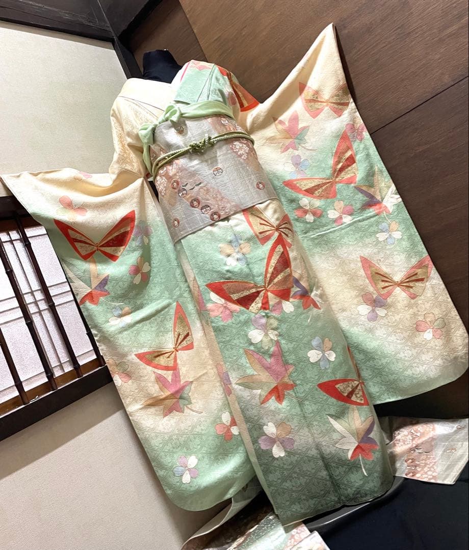 振袖フルセット6点サイズM〜Ｌ駒刺繍　花蝶文　暈し染め　金彩　正絹