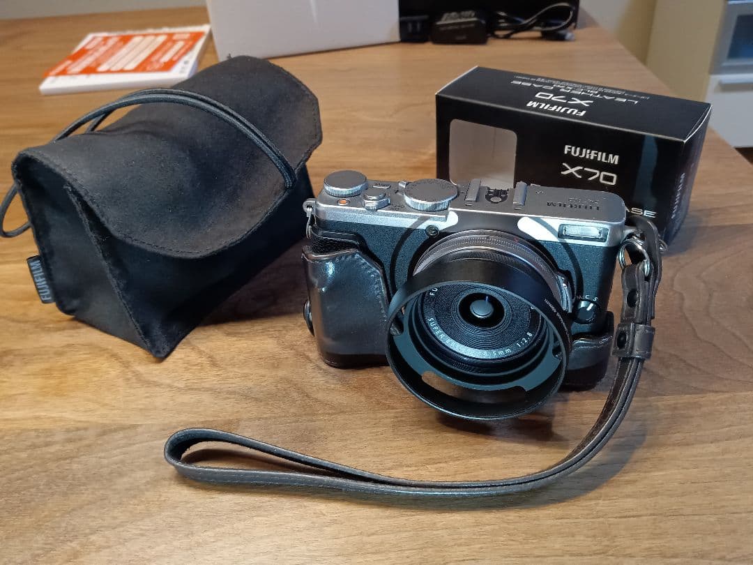 【純正レザーケースSET付き】FUJIFILM X70【取説+元箱+保証付】