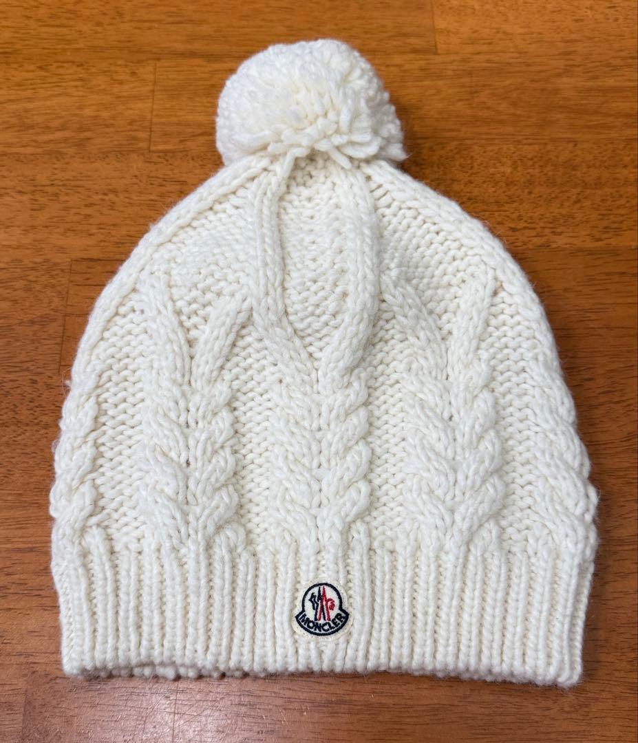モンクレール　ニット帽　アイボリー