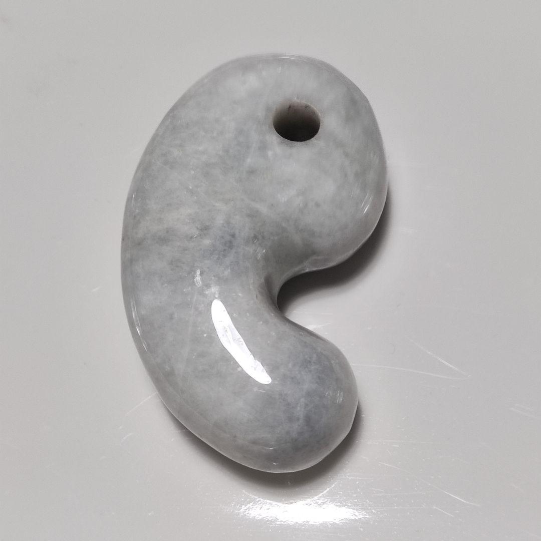 パワーストーン　天然石　勾玉　ミャンマー産　翡翠(ヒスイ)　166g　N.604