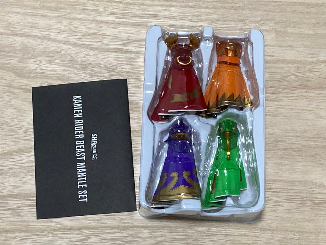 真骨彫製法　S.H.Figuarts 仮面ライダー ビースト ＆マントセット