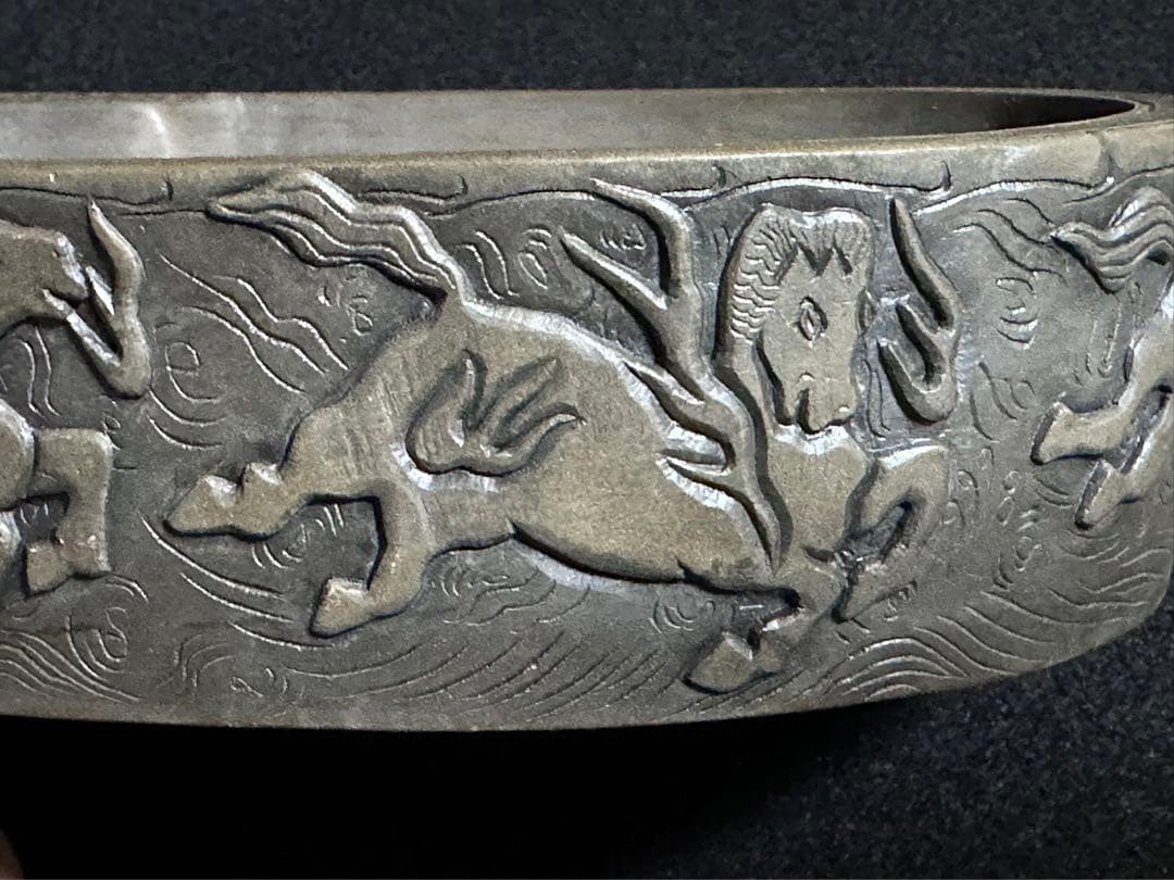 中国美術 澄泥楕円大硯 雲竜群馬彫 2.15kg 時代書道具