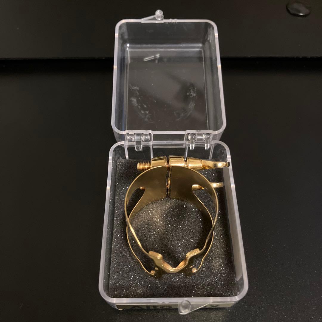 ［美品］ハリソン・ハーツ アルトサックス用リガチャー(A3／GP)