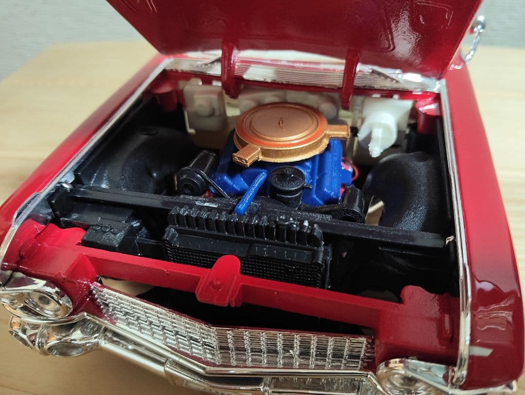 【美品】Cadillac ELDORAD 1/18 MAISTO 希少 赤