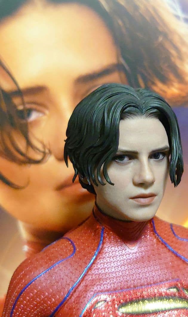 ホットトイズ スーパーガール 1/6 フィギュア