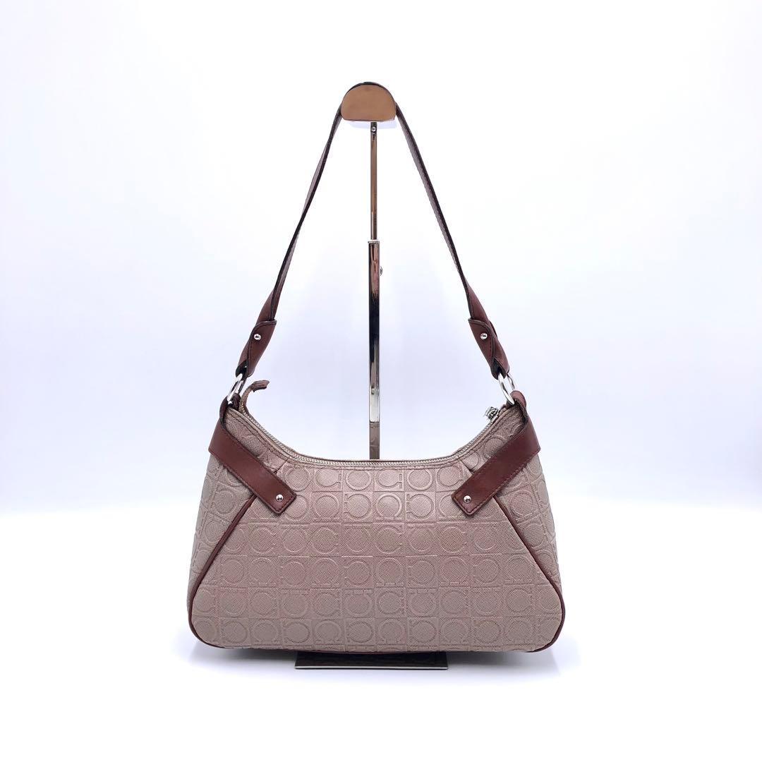 サルヴァトーレフェラガモ アクセサリーポーチ ガンチーニ エンボス バッグ