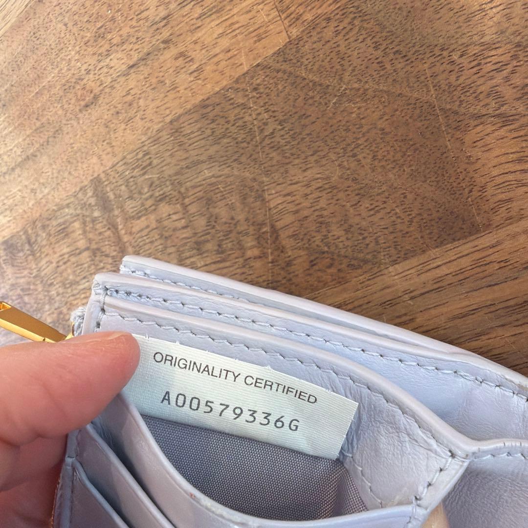 BOTTEGA VENETA 三つ折りファスナーウォレット オイスター