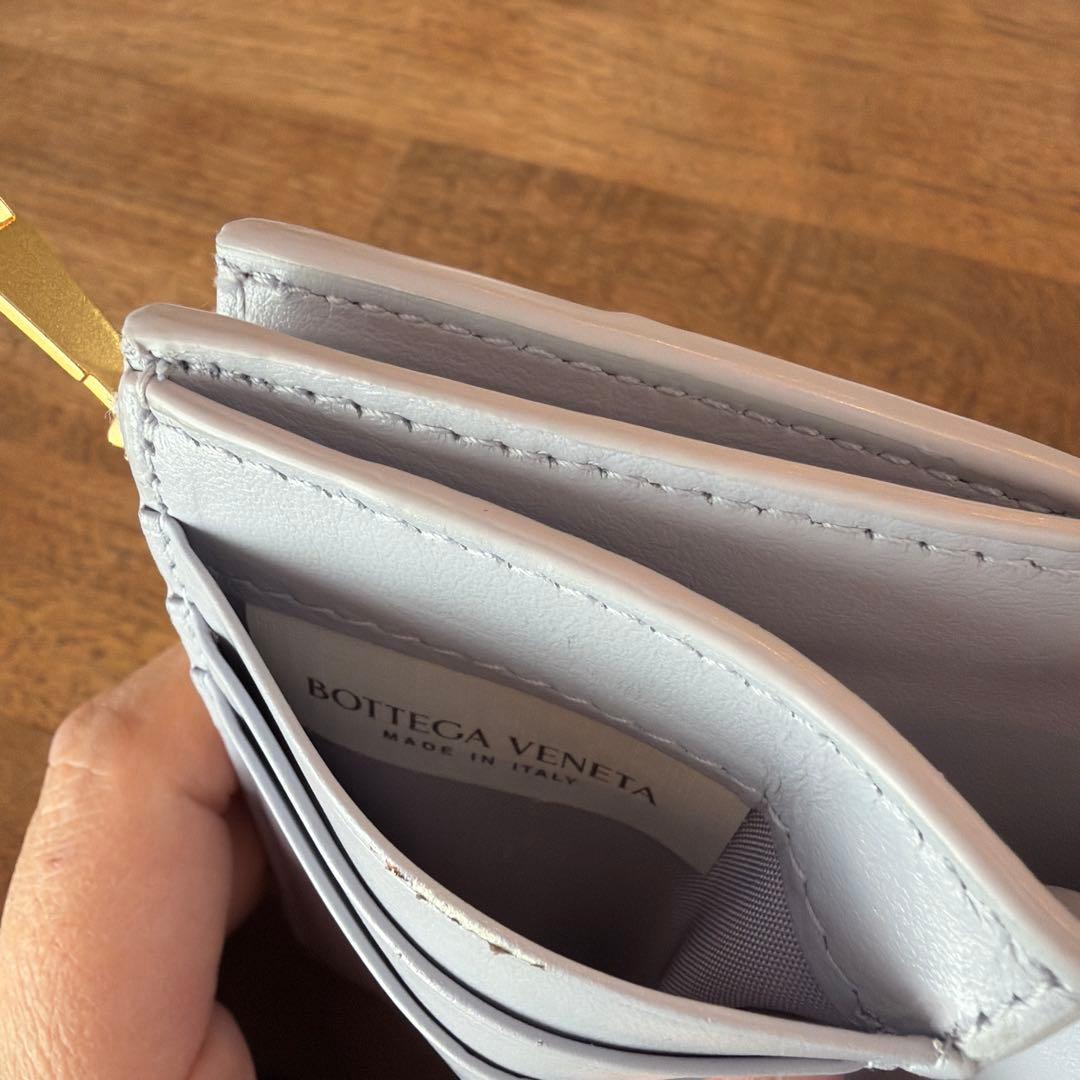BOTTEGA VENETA 三つ折りファスナーウォレット オイスター