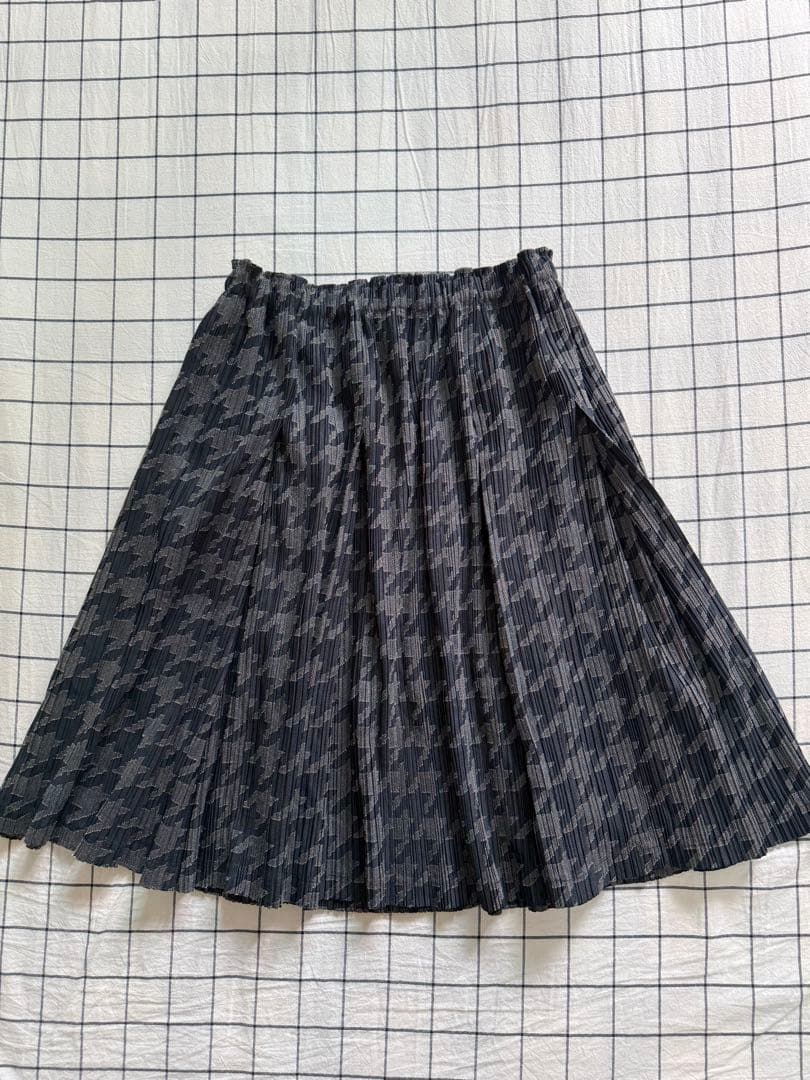 イッセイミヤケ　千鳥柄プリーツスカート ひざ丈　サイズ4