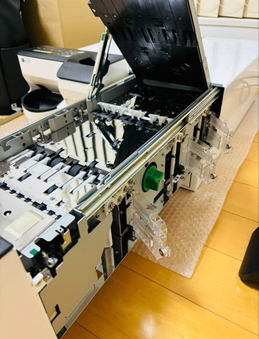 自動釣銭機　ECS-777 硬貨・紙幣フルセット 動作良好　匿名・追跡・送料込