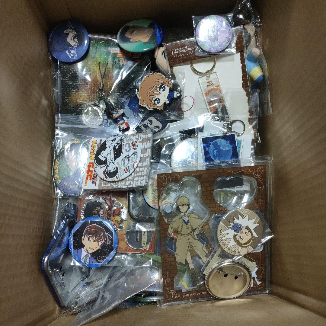名探偵コナン　まとめ売り　缶バッジ　キーホルダー　アクリルスタンド　約400点