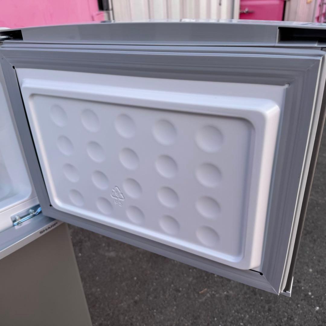 ZH02★2023年製★シャープ　冷蔵庫　一人暮らし　シルバー　家電