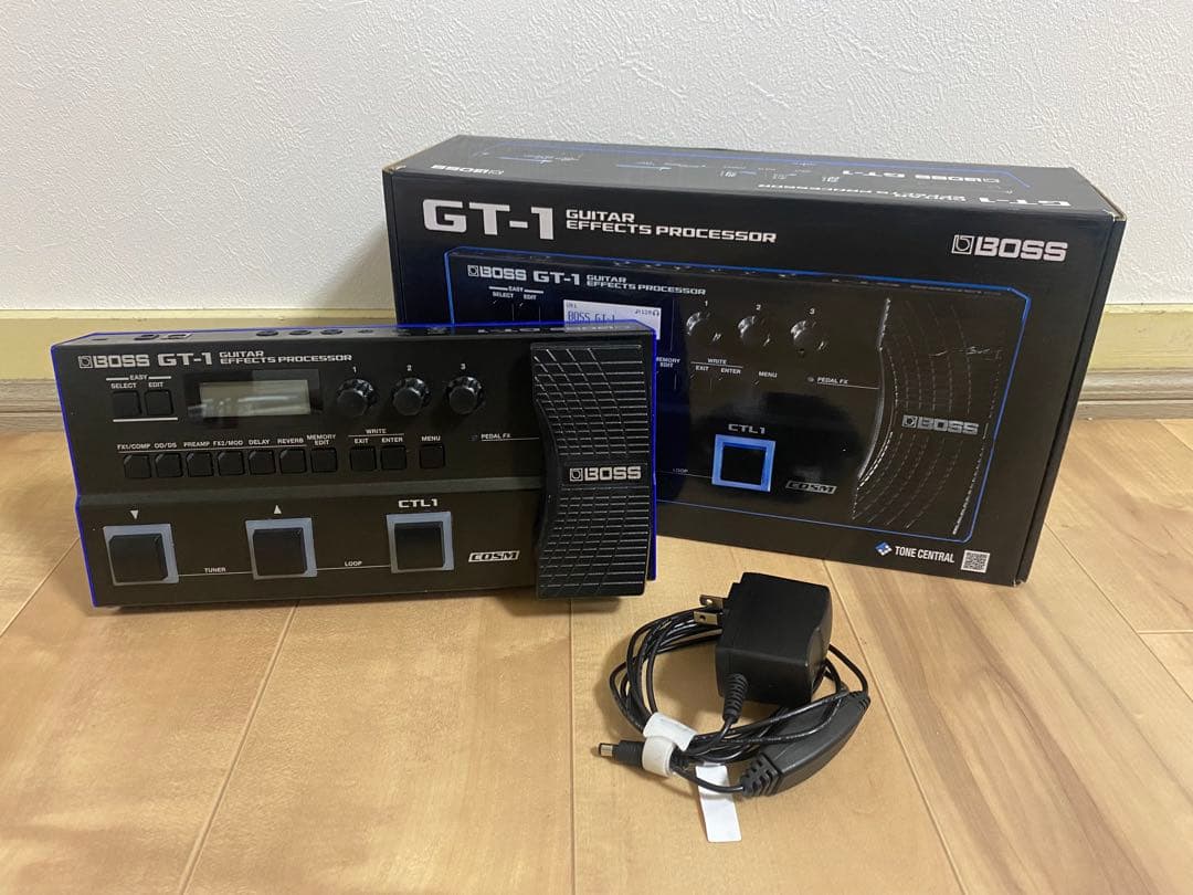 【箱説・ACアダプター付属】BOSS GT-1 エレキギター　マルチエフェクター
