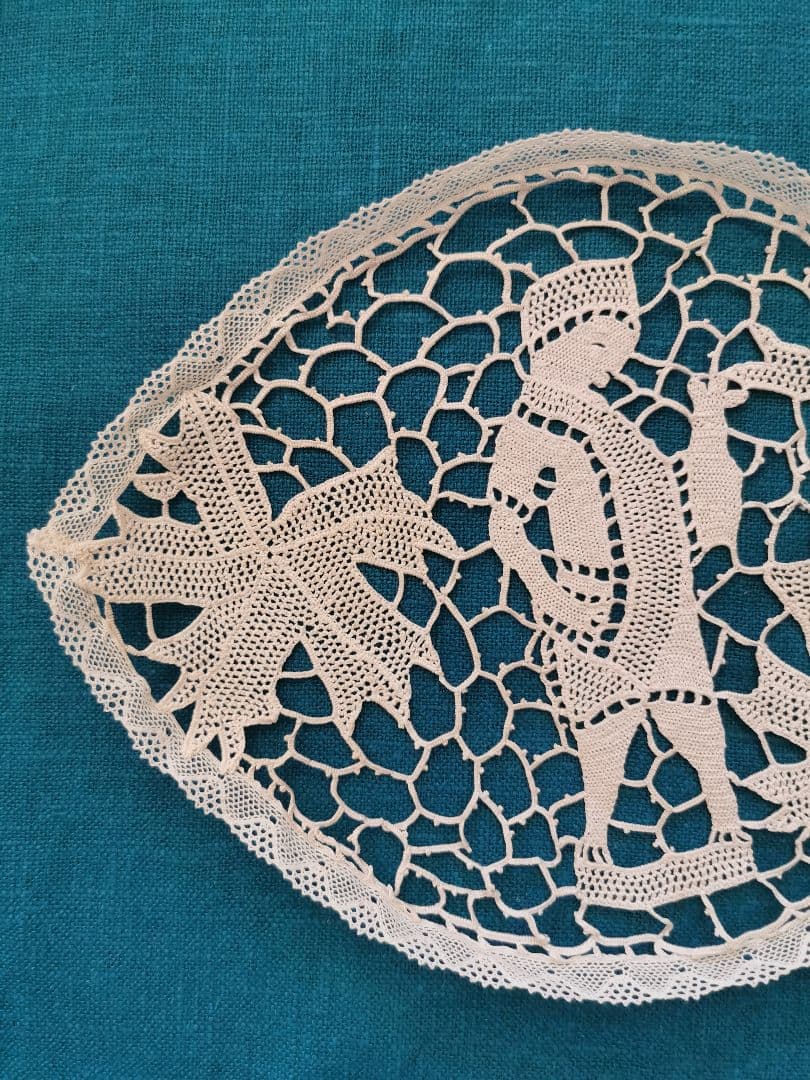 アンティーク ポワンドヴェニスレース ブラーノ島ドイリー ボビンリネン装飾付