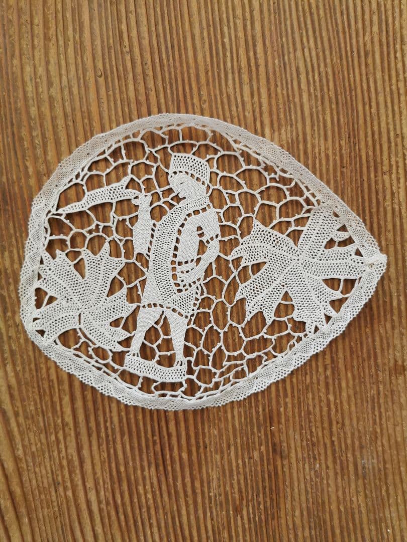 アンティーク ポワンドヴェニスレース ブラーノ島ドイリー ボビンリネン装飾付
