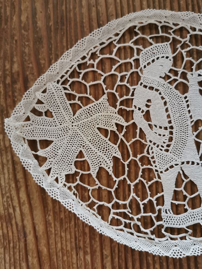 アンティーク ポワンドヴェニスレース ブラーノ島ドイリー ボビンリネン装飾付