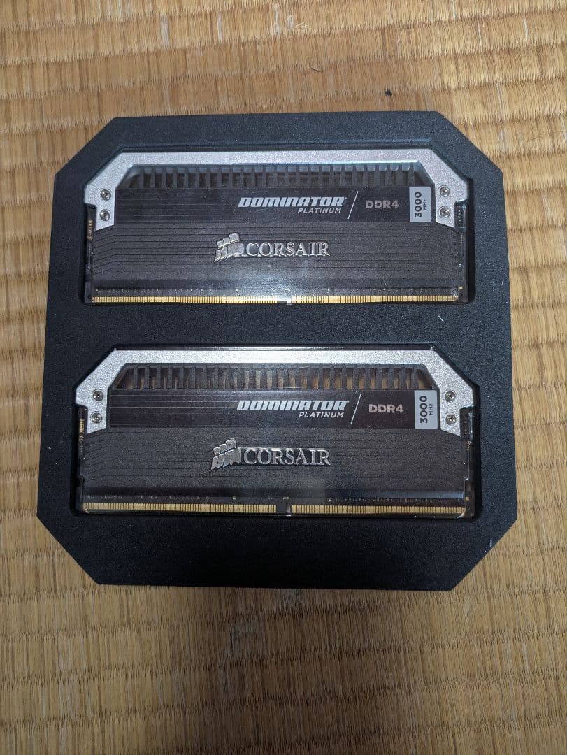 メモリー CORSAIR DDR4-3000 8Gx2 16GB