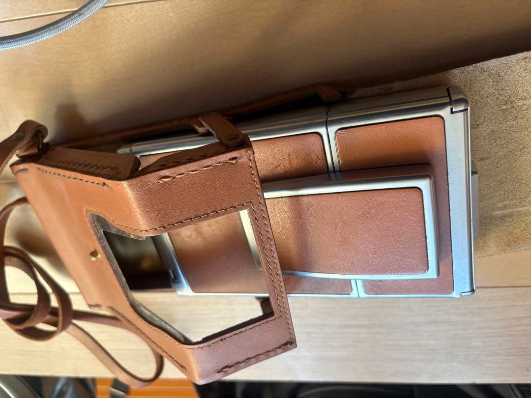 カメラ名：ポラロイド SX-70