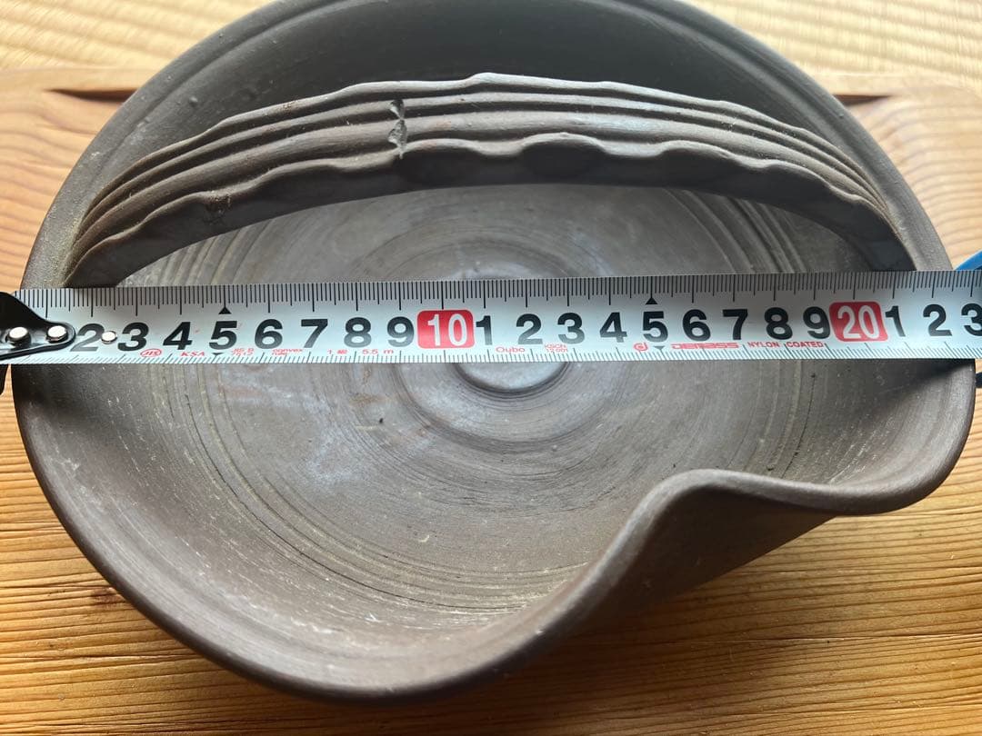 お蔵の整理No5山村御流の花入れです。手付が素敵です。尾西楽斎