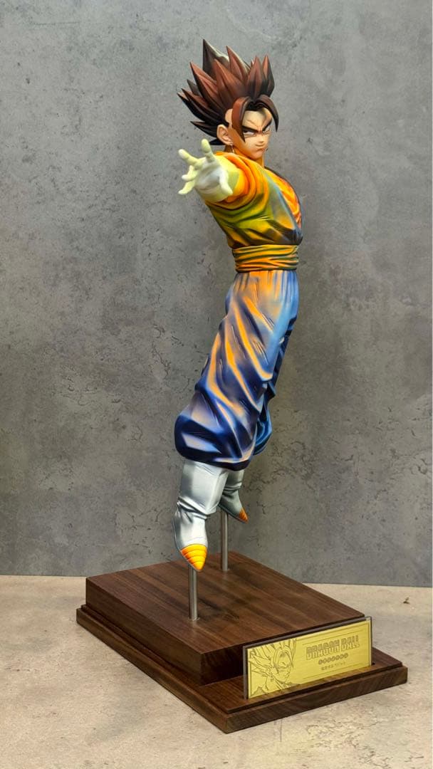 孫悟空 PVC フィギュア 攻撃ポーズ 台座付き