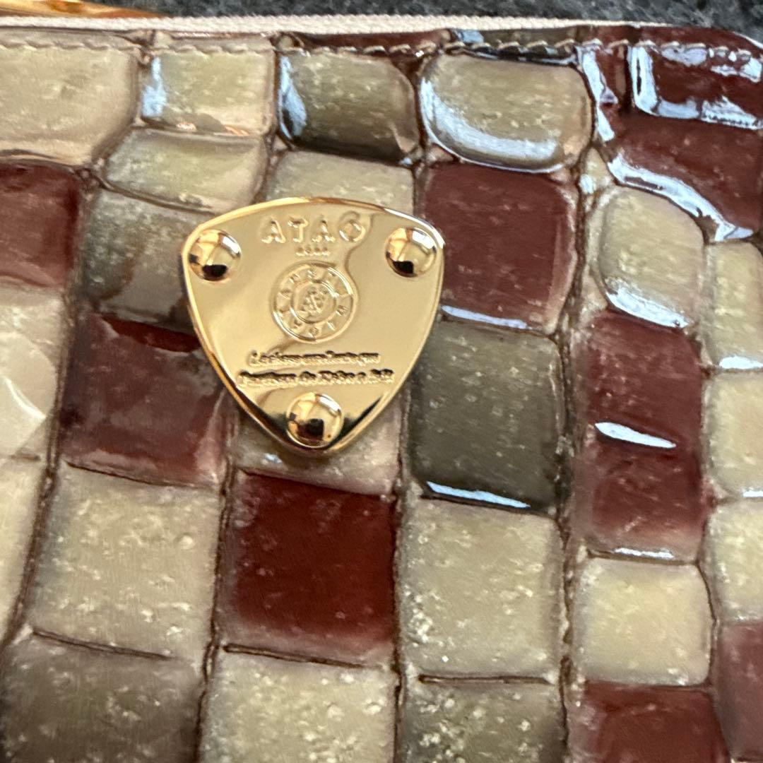 ATAO 二つ折り財布 エナメル タイル模様